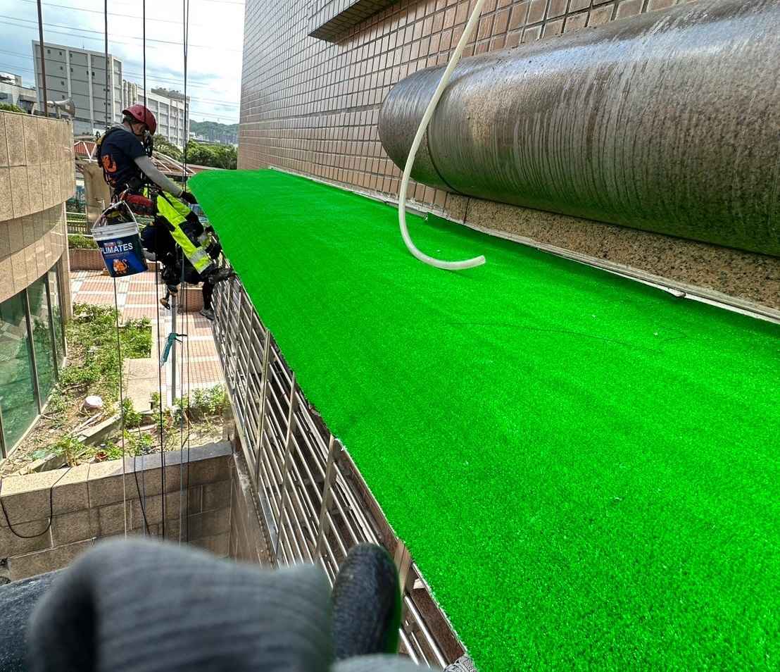 雨遮更新 人工草皮 範例分享